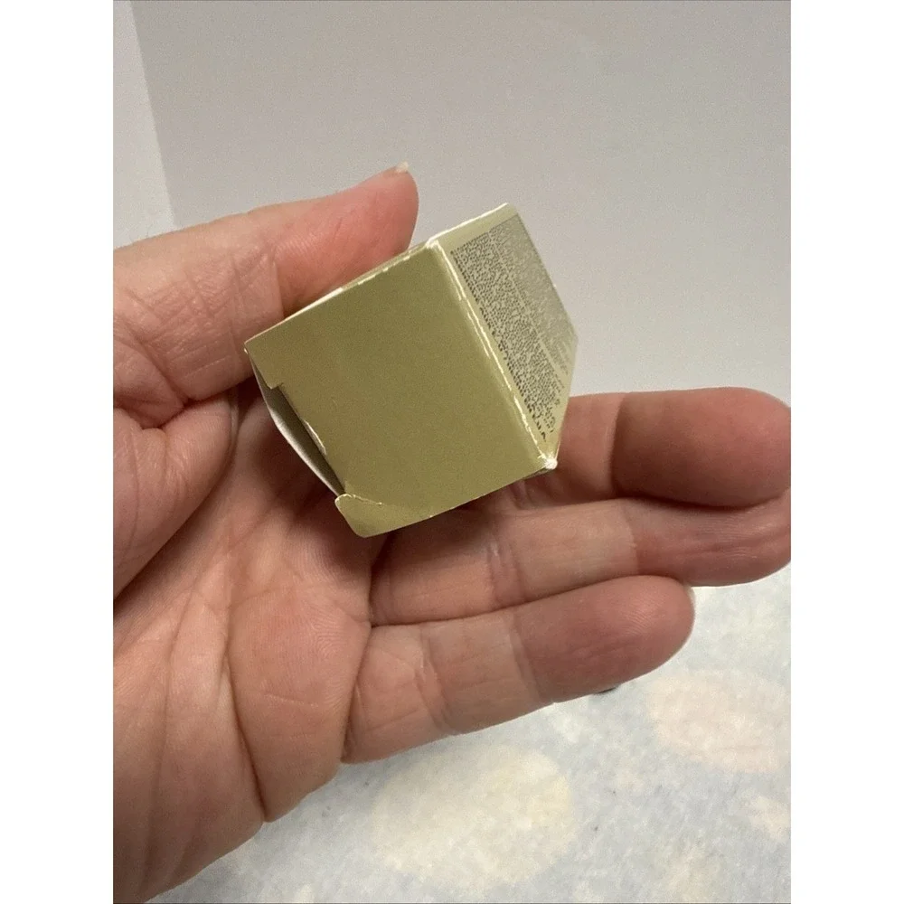 Mary Kay Glowing Finish Illuminating Stick Gold / OR 092076 Limited Edition 6H21